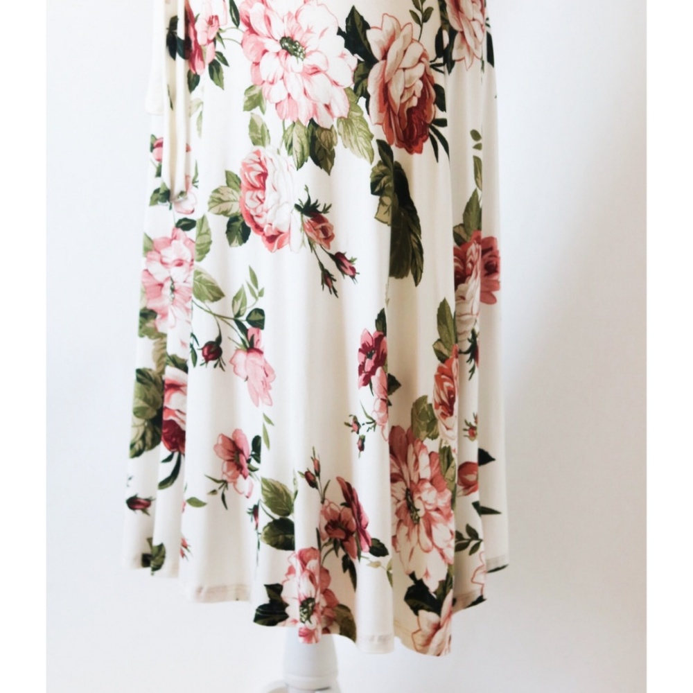 SURPLICE FLORAL MIDI DRESS $15 THIS WEEK - Picture 7 of 8
